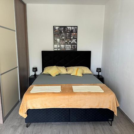 Oki Apartment 格拉达茨 外观 照片
