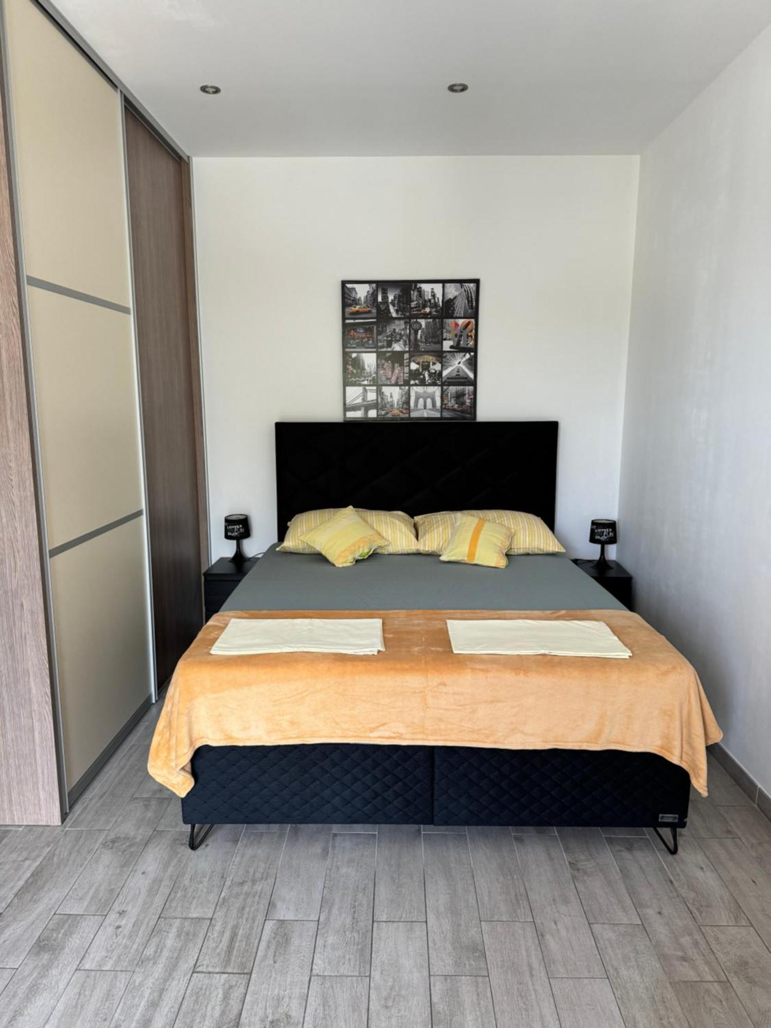Oki Apartment 格拉达茨 外观 照片